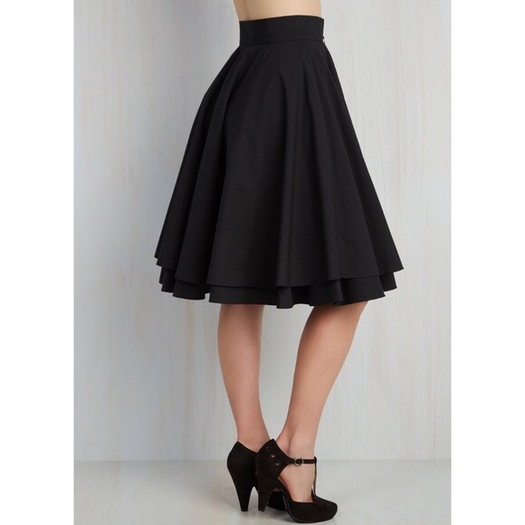 ModCloth Essential Elegance Midi Skirt Black Sz Sm - Picture 2 of 6
